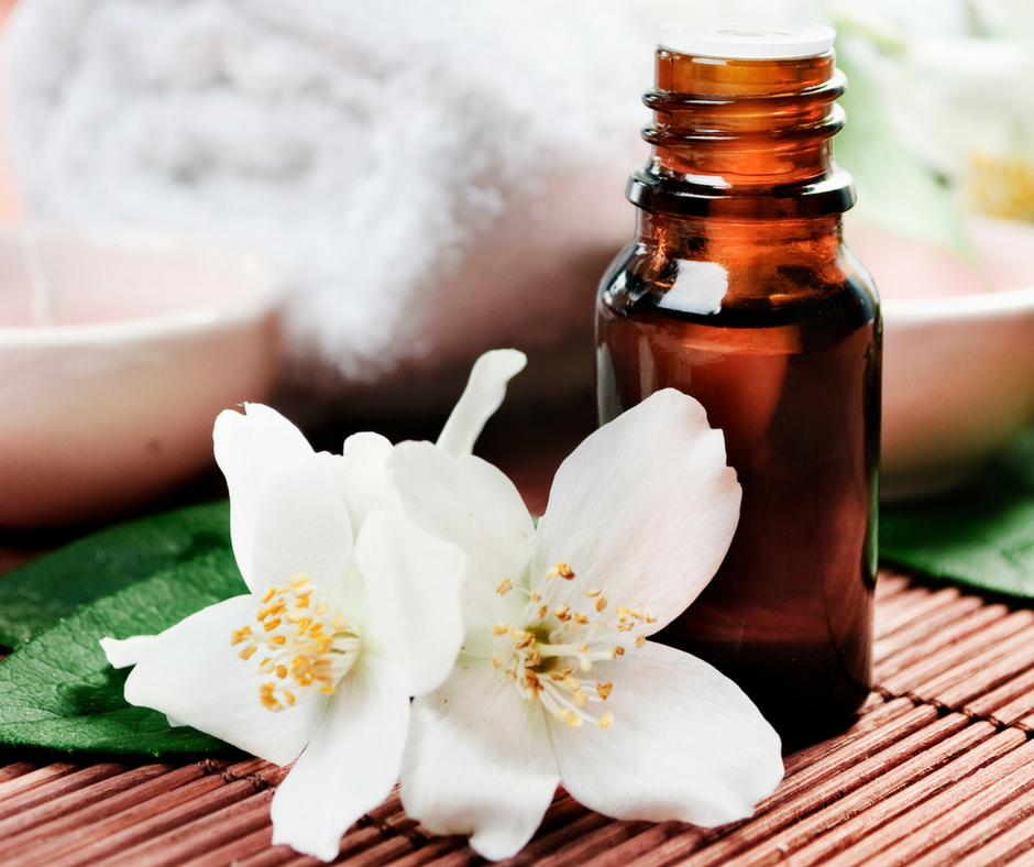 8 Ways to Use Essential Oils This Winter