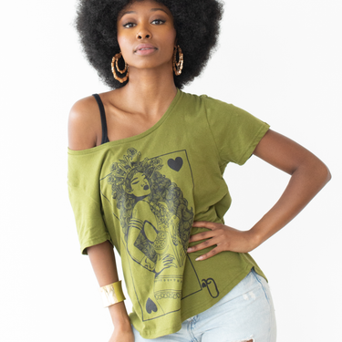 Melanated Queen of Hearts Scoop Neck T-Shirt